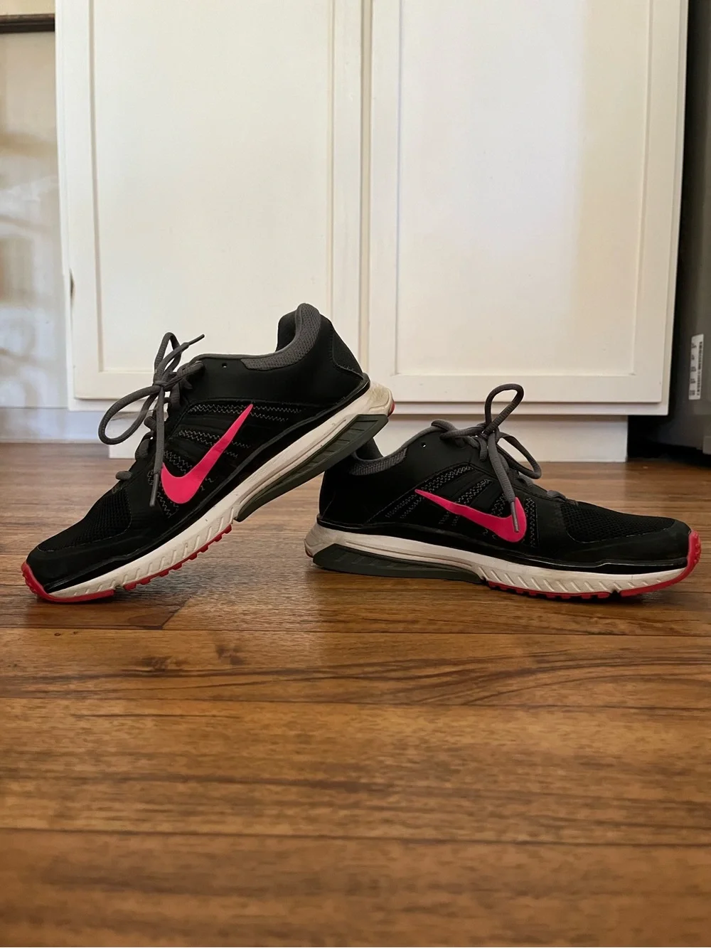 Nike Dart XII Black Hot Pink Running Shoes Women’s Size 8